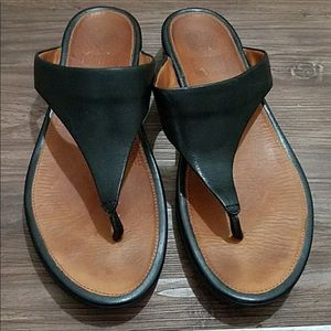 Black leather FitFlops